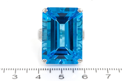48.50ct Topaz and Diamond Ring - 2