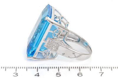48.50ct Topaz and Diamond Ring - 3