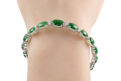12.90ct Jade and Diamond Bracelet - 5