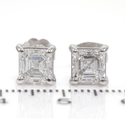 2.02ct Diamond Studs GIA E VVS2, F VVS1 - 2