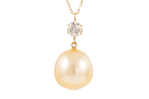 10.4mm Golden Pearl & Diamond Pendant