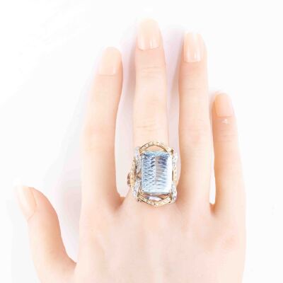 15.73ct Aquamarine and Diamond Ring - 6