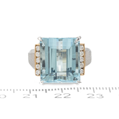 12.49ct Aquamarine and Diamond Ring - 2