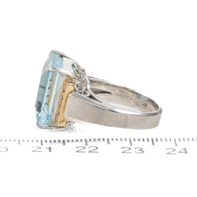 12.49ct Aquamarine and Diamond Ring - 3