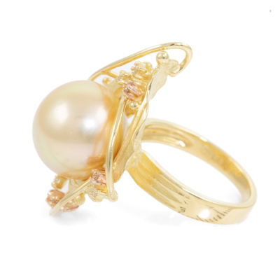 13.7mm South Sea Pearl and Diamond Ring