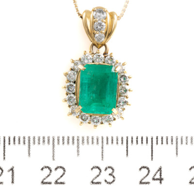 2.60ct Emerald and Diamond Pendant - 3