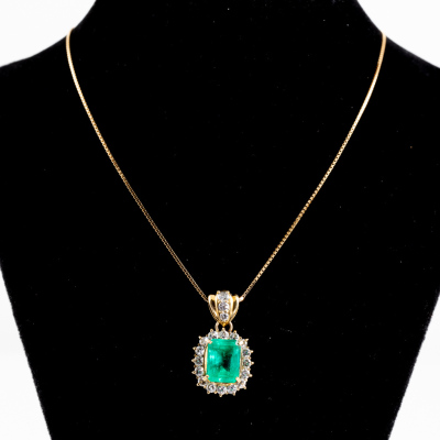 2.60ct Emerald and Diamond Pendant - 6