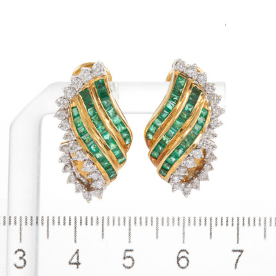 2.20ct Emerald & Diamond Earrings - 3