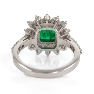 1.13ct Emerald and Diamond Ring - 5