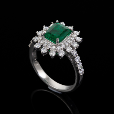 1.13ct Emerald and Diamond Ring - 6