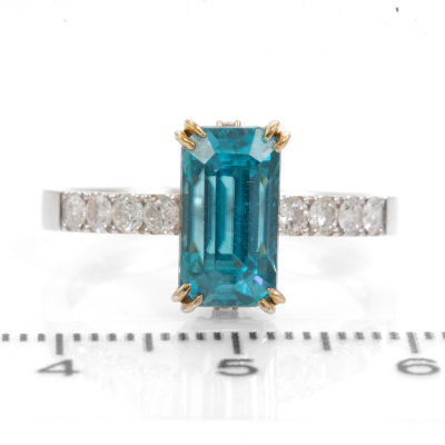 4.69ct Blue Zircon and Diamond Ring - 2