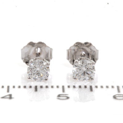 0.60ct Diamond Studs D VS1 - 2