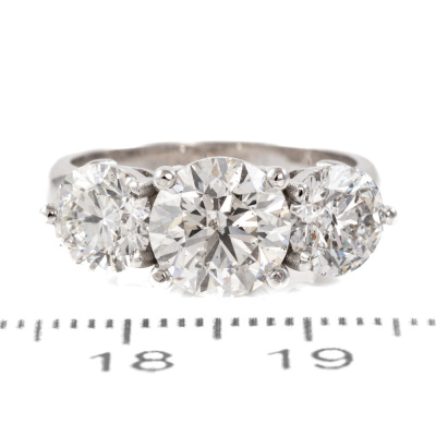 4.00ct Diamond Trilogy Ring GIA - 2