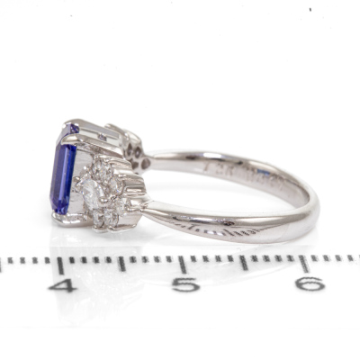 1.26ct Tanzanite and Diamond Ring - 3