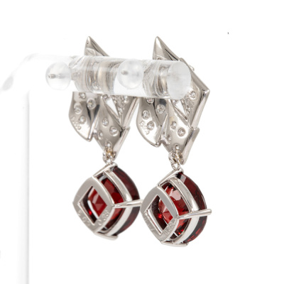 9.16cts Garnet and Diamond Earrings - 4