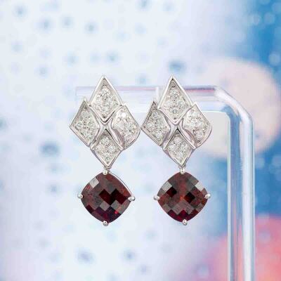 9.16cts Garnet and Diamond Earrings - 5