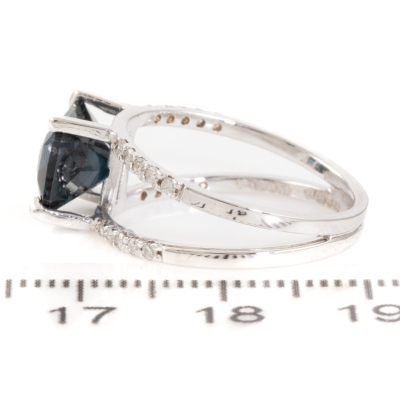 Ceylon Spinel and Diamond Ring - 3