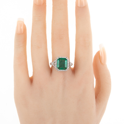 5.17ct Zambian Emerald and Diamond Ring - 8