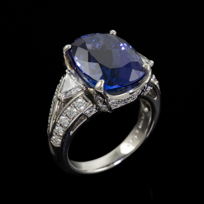 9.43ct Tanzanite and Diamond Ring - 6