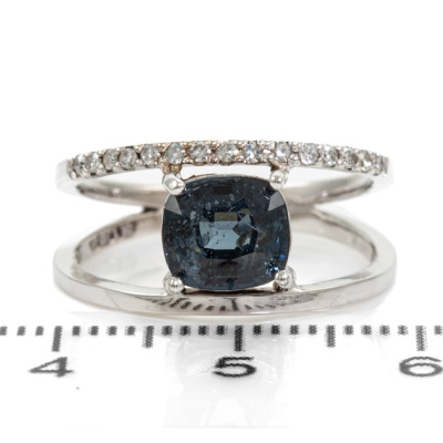 1.80ct Ceylon Spinel and Diamond ring - 2