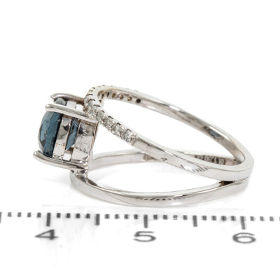 1.80ct Ceylon Spinel and Diamond ring - 3
