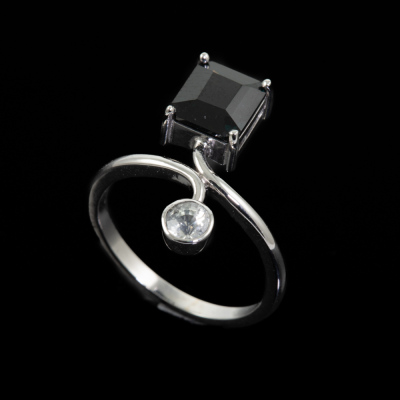 1.85ct Spinel and Sapphire Ring - 6