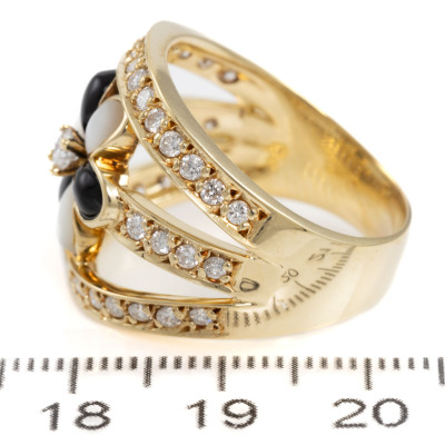 Onyx, Shell & Diamond Ring - 3