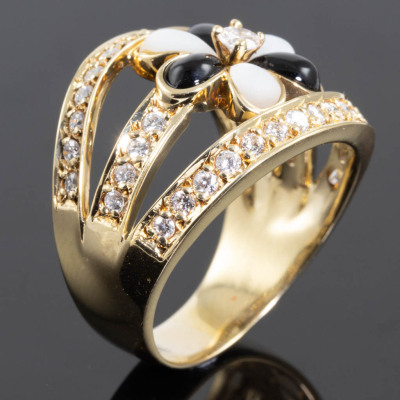 Onyx, Shell & Diamond Ring - 5