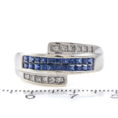 0.66ct Sapphire and Diamond Ring - 2