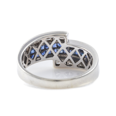 0.66ct Sapphire and Diamond Ring - 4