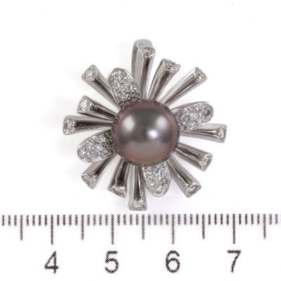 10.1mm Tahitian Pearl & Diamond Pendant - 2