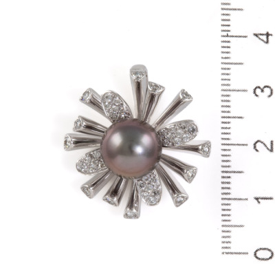 10.1mm Tahitian Pearl & Diamond Pendant - 3