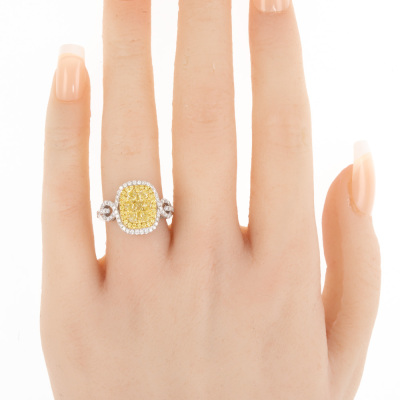 0.95ct Fancy Yellow Diamond Ring - 3