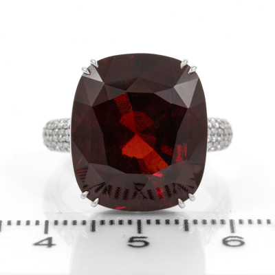 20.27ct Garnet and Diamond Ring - 2