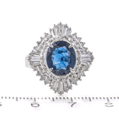 3.11ct Sapphire & Diamond Ring - 2