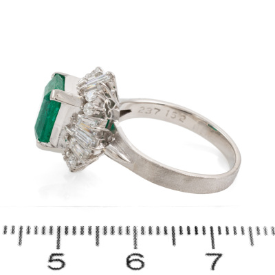 2.37ct Emerald & Diamond Ring - 3