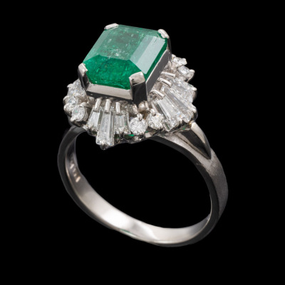 2.37ct Emerald & Diamond Ring - 5