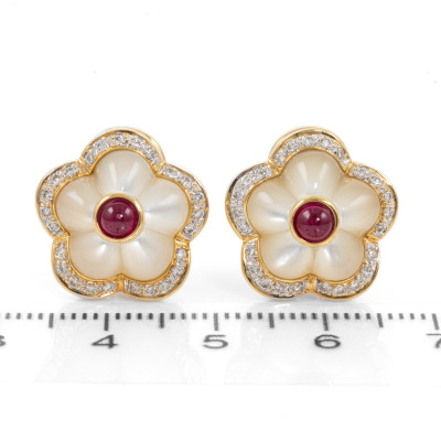 0.30cts Ruby and Diamond Earrings - 3