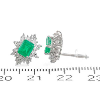 0.93ct Emerald and Diamond Earrings - 3