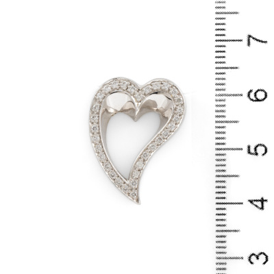0.64ct Diamond Heart Pendant - 3