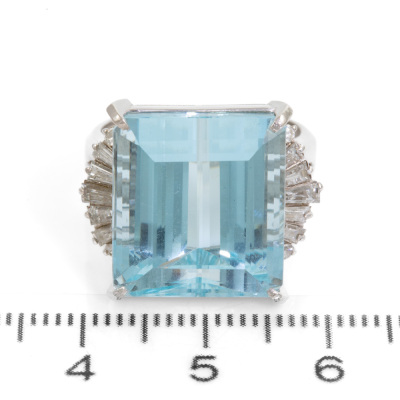 18.26ct Aquamarine & Diamond Ring - 2