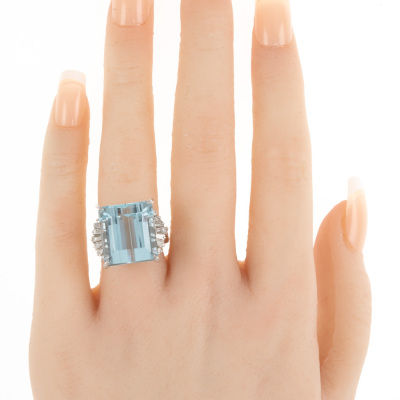18.26ct Aquamarine & Diamond Ring - 7