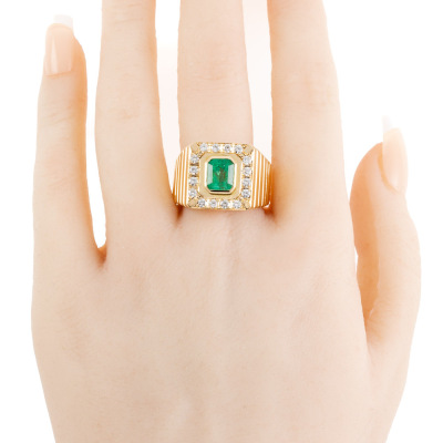 1.48ct Emerald and Diamond Mens Ring - 7