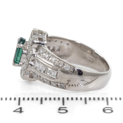 1.25ct Alexandrite & Diamond Ring - 3