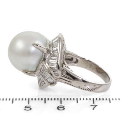 13.4mm South Sea Pearl & Diamond ring - 3