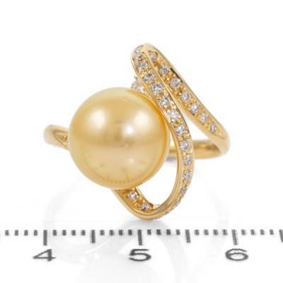 10.8mm South Pearl and Diamond Ring - 2