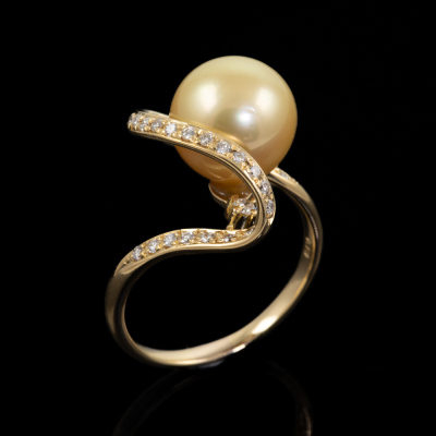 10.8mm South Pearl and Diamond Ring - 5