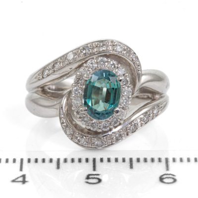 1.01ct Alexandrite and Diamond Ring - 2