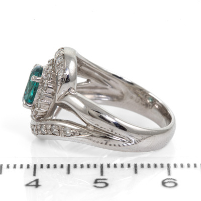 1.01ct Alexandrite and Diamond Ring - 4