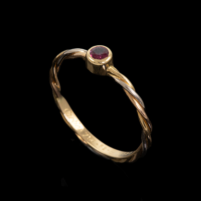 Cartier Tricolour Twisted Ruby Ring - 5